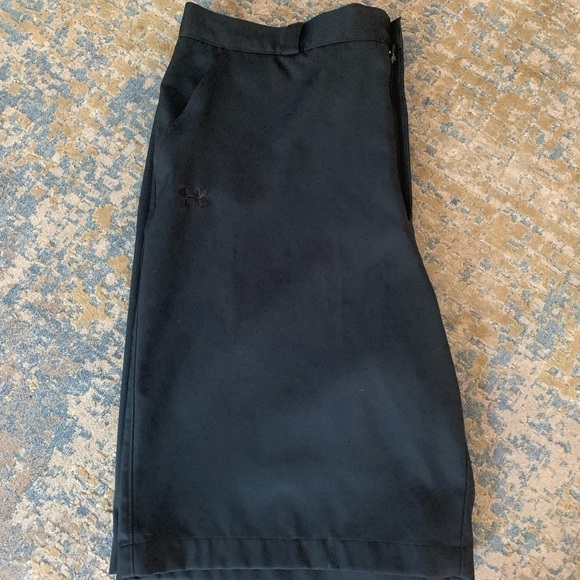 Under Armour black golf shorts size 38R - Picture 9 of 9